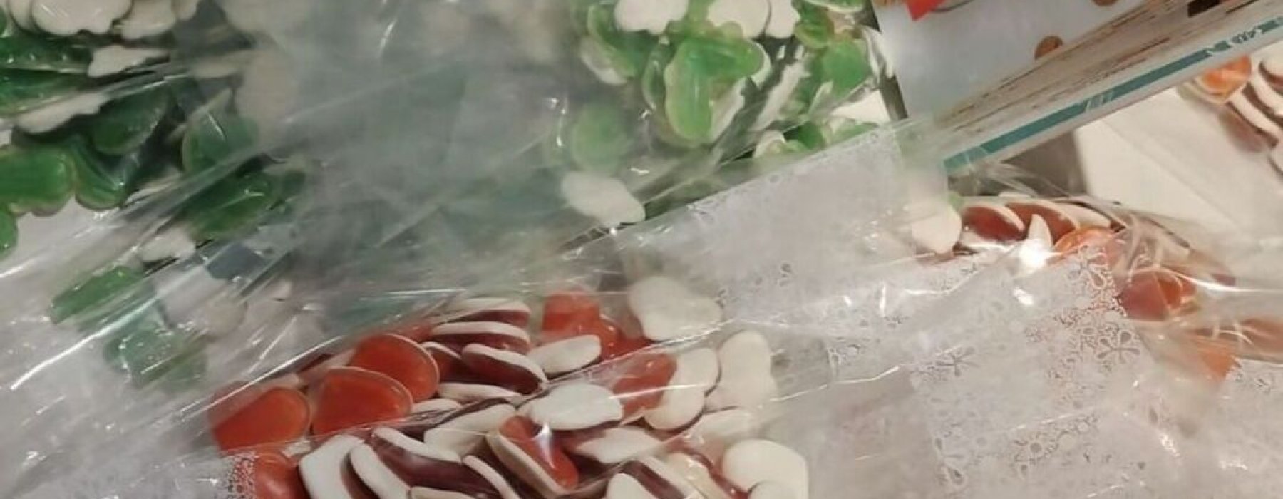 Vince verkoopt snoepjes